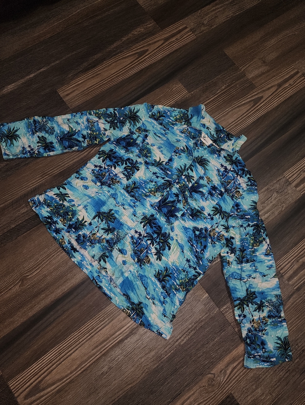 SOLD Hawaiian Short Sleeve Button Front Shirt Large Blue Floral 100% Silk Beach